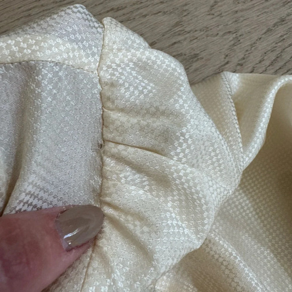 Vintage Levante 100% cream color silk blouse size small - Picture 6 of 7